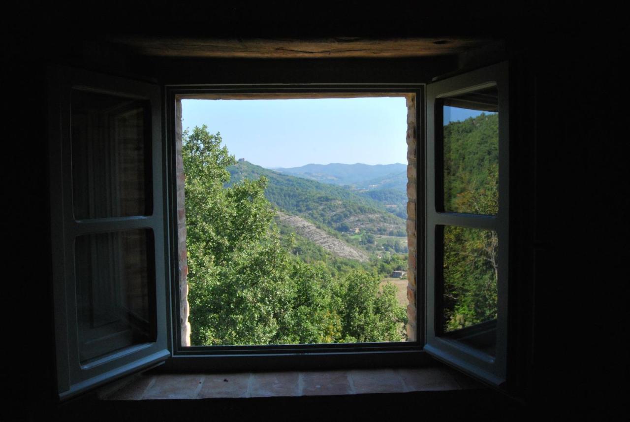 Borgo Cardaneto Bed & Breakfast Montone  Exterior photo