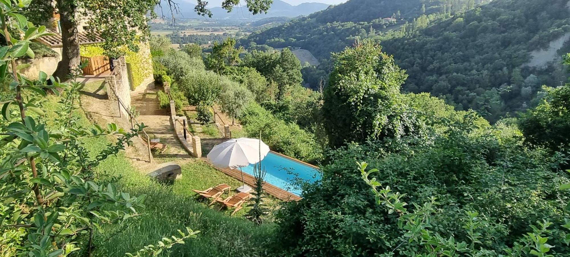 Borgo Cardaneto Bed & Breakfast Montone  Exterior photo